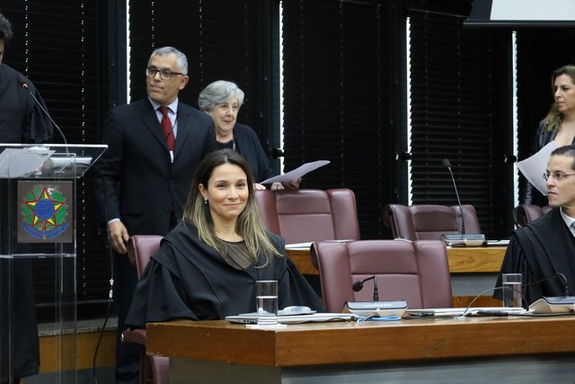 JUÍZES TOMAM POSSE COMO TITULARES DE VARAS DO TRABALHO