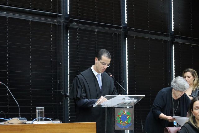 JUÍZES TOMAM POSSE COMO TITULARES DE VARAS DO TRABALHO