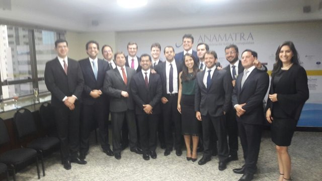 PRESIDENTE DA AMATRA-2 VISITA JUÍZES QUE REALIZAM CURSO DE FORMAÇÃO INICIAL EM BRASÍLIA