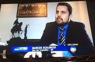 DIRETOR DE DIREITOS HUMANOS DA AMATRA-2 CONCEDE ENTREVISTA À TV RECORD