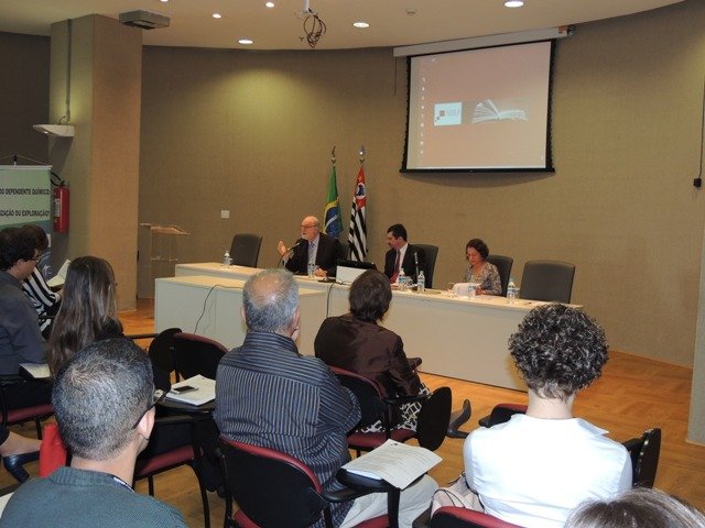 EVENTO DISCUTE TRABALHO DO DEPENDENTE QUÍMICO