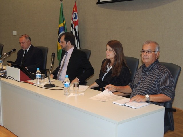 EVENTO DISCUTE TRABALHO DO DEPENDENTE QUÍMICO