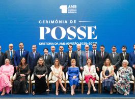 AMATRA-2 PRESTIGIA POSSE DA NOVA DIRETORIA DA AMB