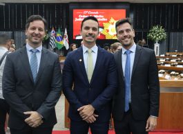 PRESIDENTE E ASSOCIADOS(AS) DA AMATRA-2 RECEBEM COMENDA DA ORDEM DO MÉRITO JUDICIÁRIO DO TRABALHO DA 2ª REGIÃO