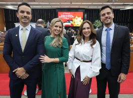 PRESIDENTE E ASSOCIADOS(AS) DA AMATRA-2 RECEBEM COMENDA DA ORDEM DO MÉRITO JUDICIÁRIO DO TRABALHO DA 2ª REGIÃO