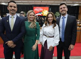 PRESIDENTE E ASSOCIADOS(AS) DA AMATRA-2 RECEBEM COMENDA DA ORDEM DO MÉRITO JUDICIÁRIO DO TRABALHO DA 2ª REGIÃO
