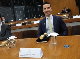 PRESIDENTE E ASSOCIADOS(AS) DA AMATRA-2 RECEBEM COMENDA DA ORDEM DO MÉRITO JUDICIÁRIO DO TRABALHO DA 2ª REGIÃO