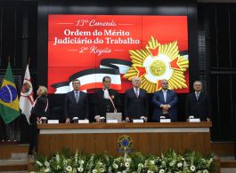 PRESIDENTE E ASSOCIADOS(AS) DA AMATRA-2 RECEBEM COMENDA DA ORDEM DO MÉRITO JUDICIÁRIO DO TRABALHO DA 2ª REGIÃO