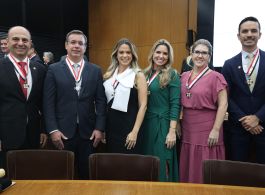 PRESIDENTE E ASSOCIADOS(AS) DA AMATRA-2 RECEBEM COMENDA DA ORDEM DO MÉRITO JUDICIÁRIO DO TRABALHO DA 2ª REGIÃO