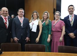 PRESIDENTE E ASSOCIADOS(AS) DA AMATRA-2 RECEBEM COMENDA DA ORDEM DO MÉRITO JUDICIÁRIO DO TRABALHO DA 2ª REGIÃO