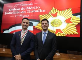 PRESIDENTE E ASSOCIADOS(AS) DA AMATRA-2 RECEBEM COMENDA DA ORDEM DO MÉRITO JUDICIÁRIO DO TRABALHO DA 2ª REGIÃO