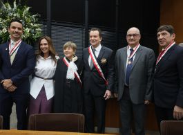 PRESIDENTE E ASSOCIADOS(AS) DA AMATRA-2 RECEBEM COMENDA DA ORDEM DO MÉRITO JUDICIÁRIO DO TRABALHO DA 2ª REGIÃO