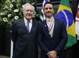 PRESIDENTE E ASSOCIADOS(AS) DA AMATRA-2 RECEBEM COMENDA DA ORDEM DO MÉRITO JUDICIÁRIO DO TRABALHO DA 2ª REGIÃO