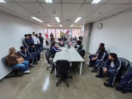 PROGRAMA TJC NA 2ª REGIÃO - ALUNOS DA EMEF REVERENDO DEIRÓ FELÍCIO DE ANDRADE VISITAM O FÓRUM RUY BARBOSA
