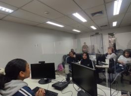 PROGRAMA TJC NA 2ª REGIÃO - ALUNOS DA EMEF REVERENDO DEIRÓ FELÍCIO DE ANDRADE VISITAM O FÓRUM RUY BARBOSA