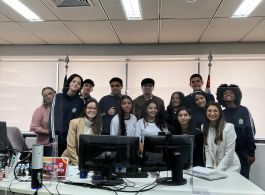TJC - ALUNOS DA EMEIF VEREADORA ELISABET TITTO VISITAM O FÓRUM RUY BARBOSA